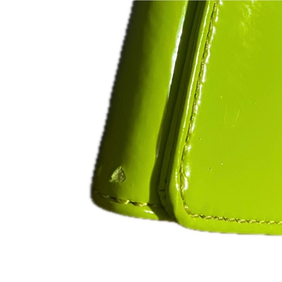 MICHAEL Michael Kors Women’s Sutton Leather Clutch, Lime - Picture 4 of 16